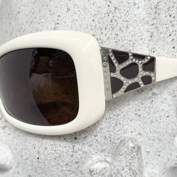 Escada Sunglasses SES 037S Cream & Dark Brown With Rhinestones‎ display picture 3